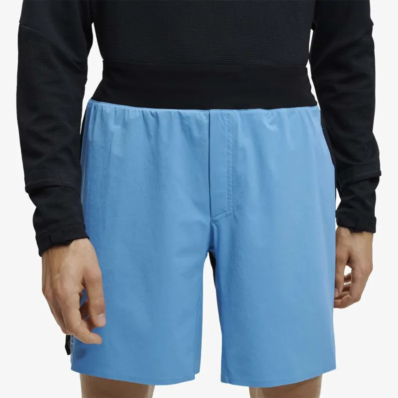 On Men's Lightweight Running Shorts in Niagara/Black-3