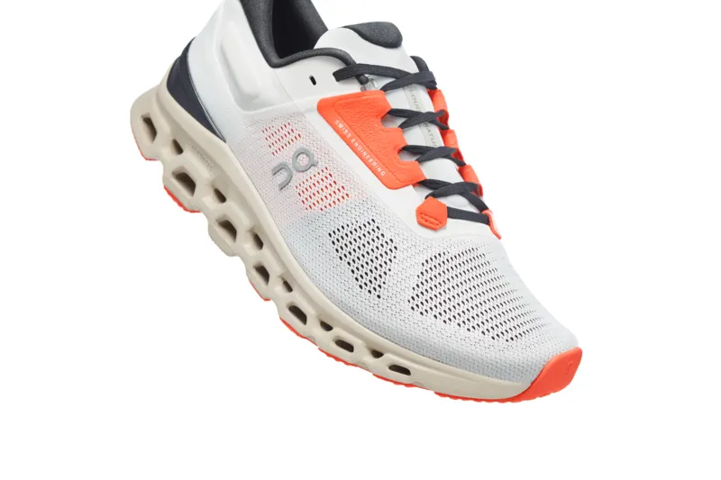 On Running Cloudstratus 3 Womens running shoe in White/Sand-7