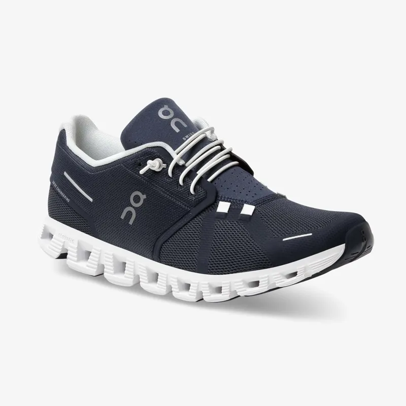 On Running Cloud 5 Mens trainer in Midnight/White-1
