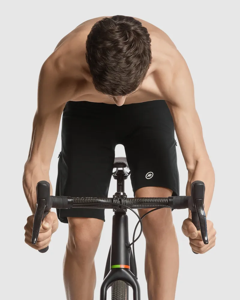Assos Mille GTC Zeppelin Cargo Shorts C2 in black-8