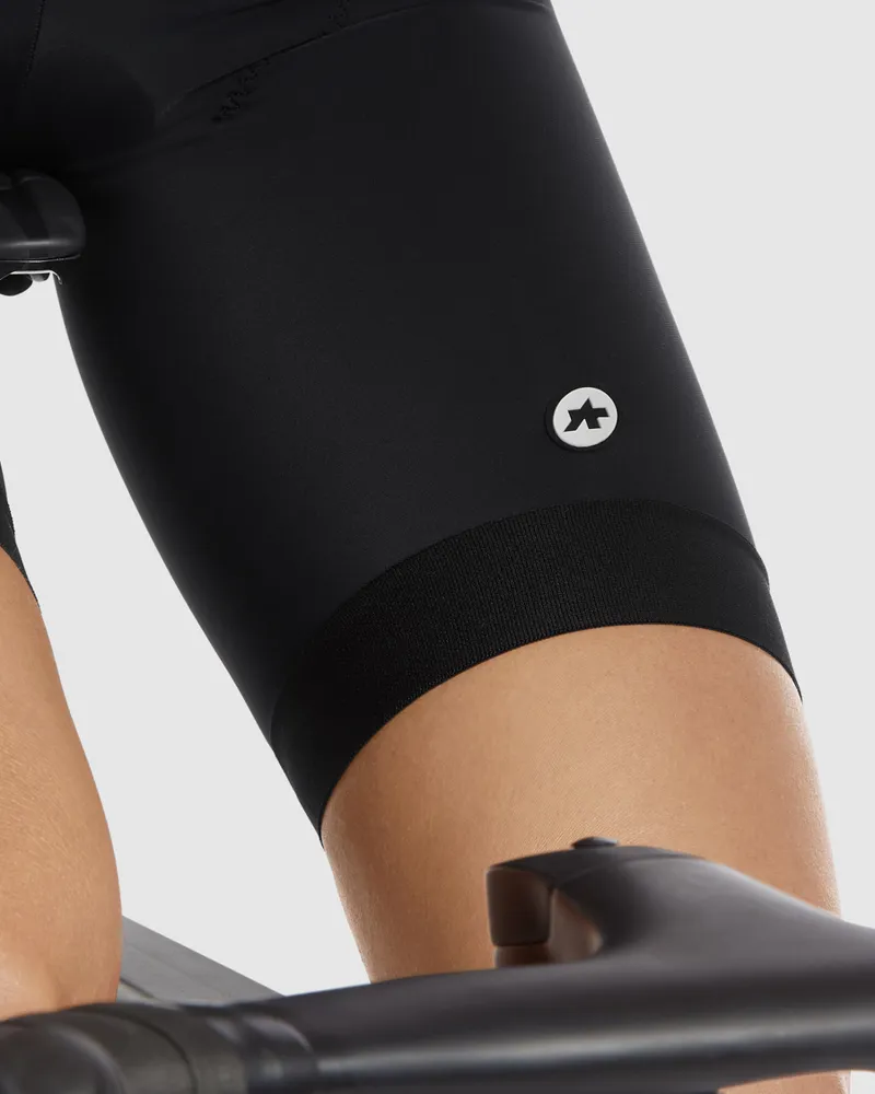 Assos UMA GT Bib Shorts C2 in black-6