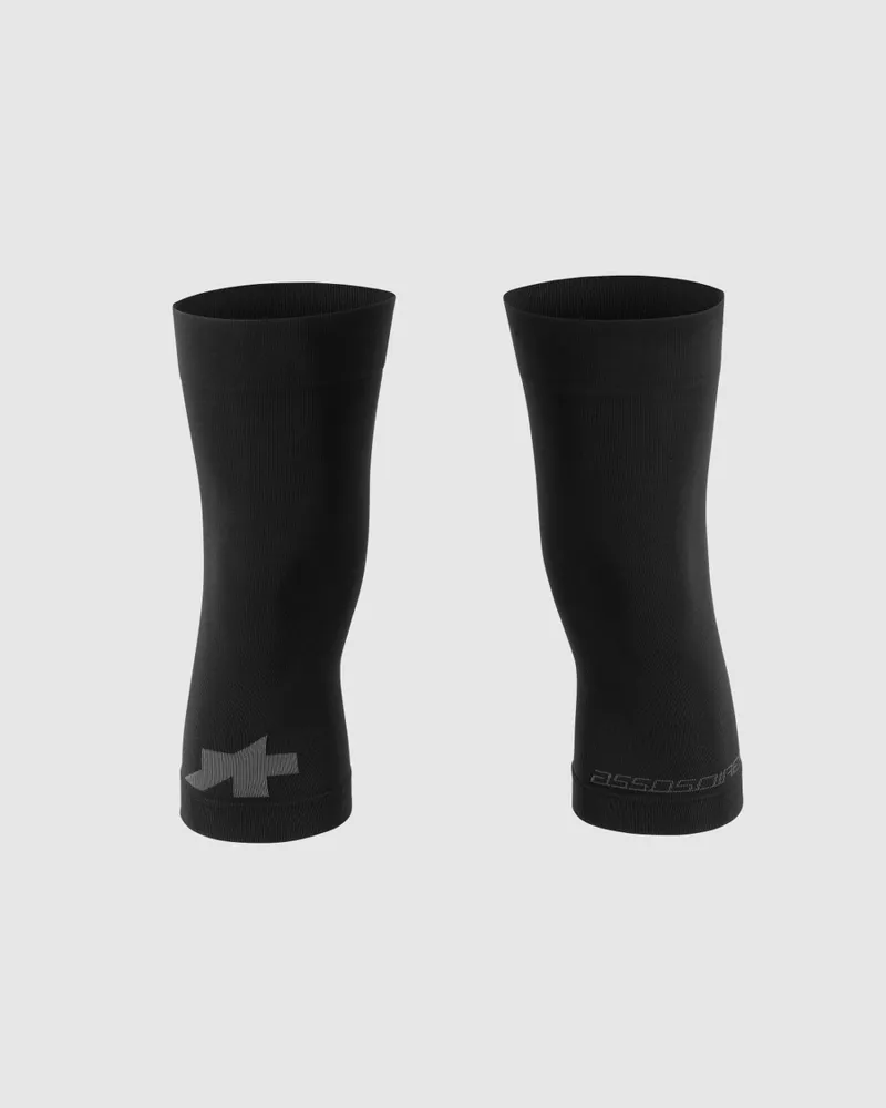 Assos Spring Fall Knee Warmers EVO in black-3