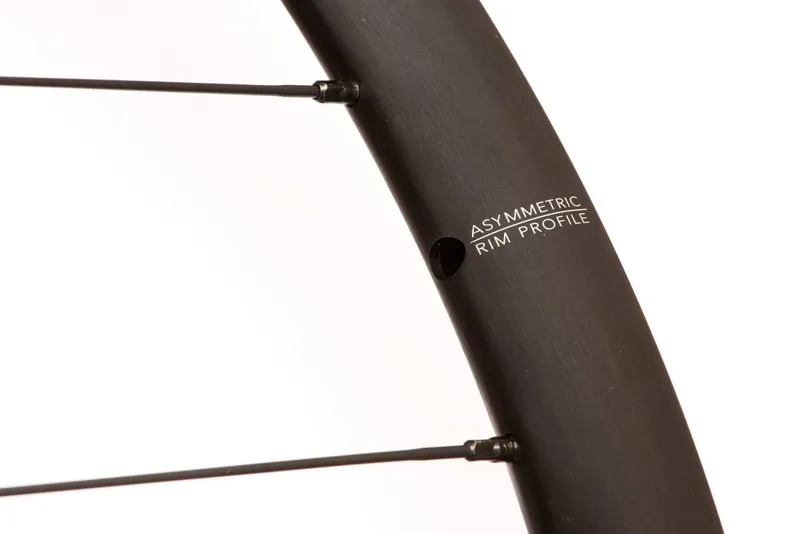 HUNT 4 Season Gravel Disc Wheelset 12mm thru axles Shimano Freeehub-1