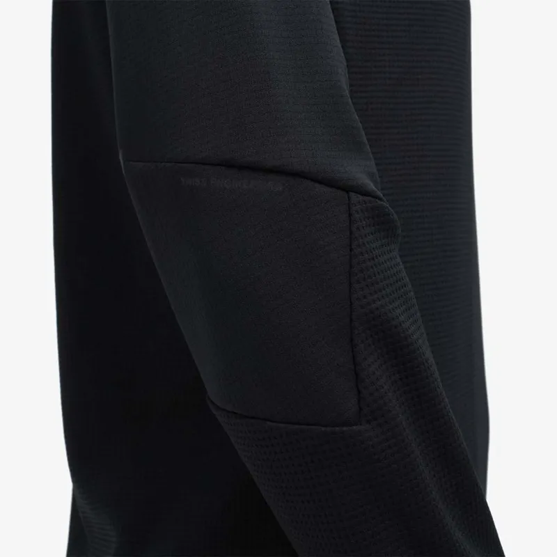 On Running Climate Shirt Womens in Black-5