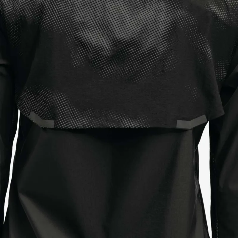 On Running Womens Lumos Weather Jacket in black/reflective-5