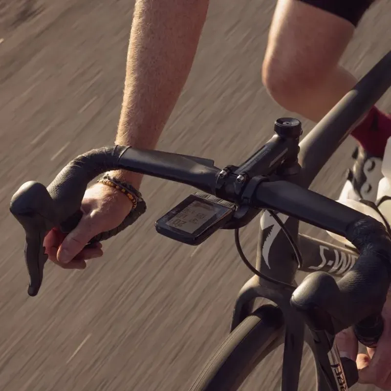 Wahoo ELEMNT ROAM V2 GPS Bicycle Computer in Black-1