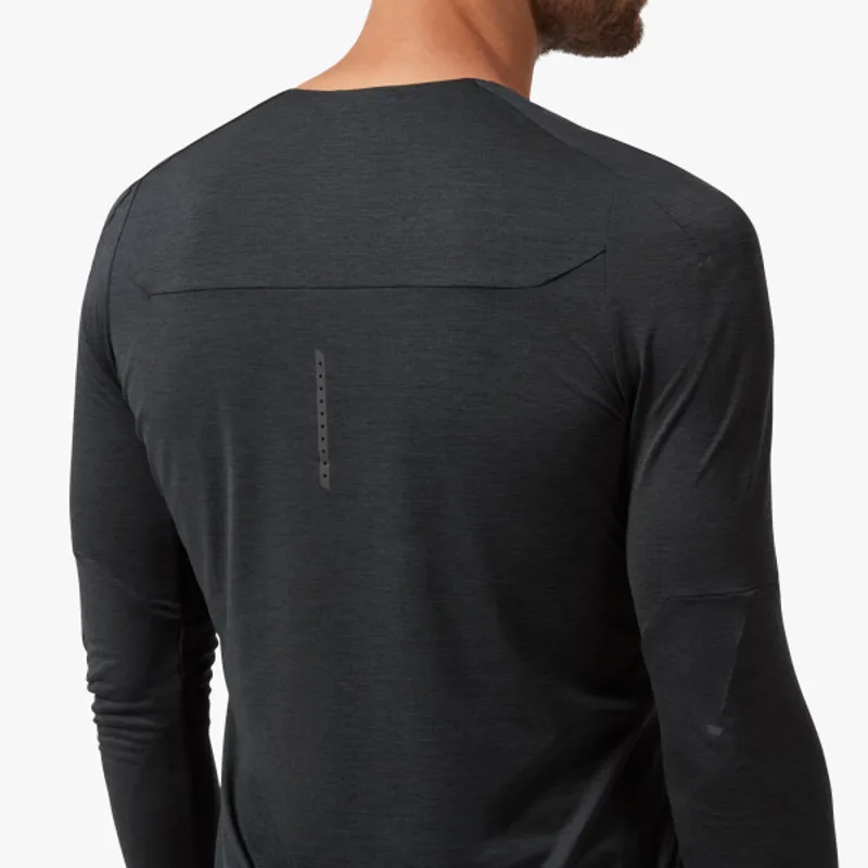 On Mens Performance Long-T Black-3