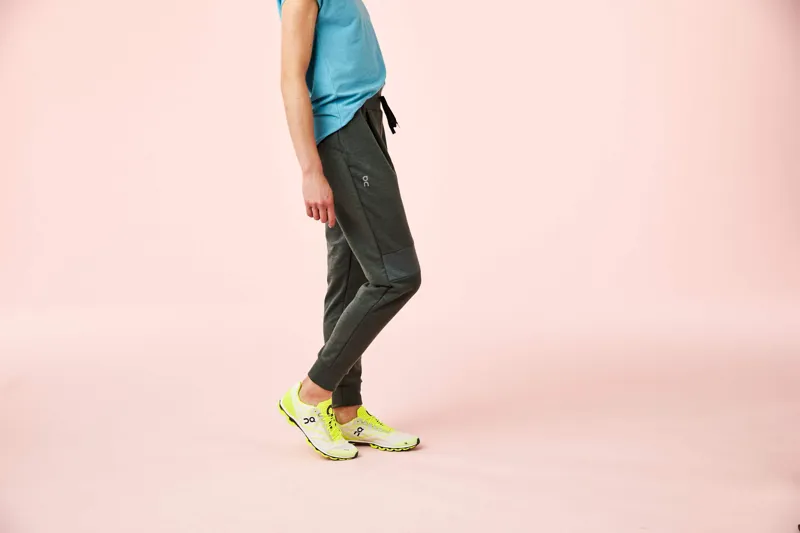 2019 On Running Sweat Pants Womens Beluga-1