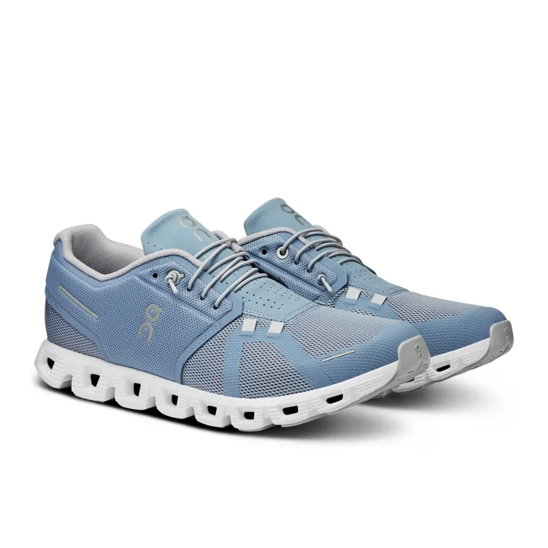 On Running Cloud 5 Mens trainer in Chambray/White-5