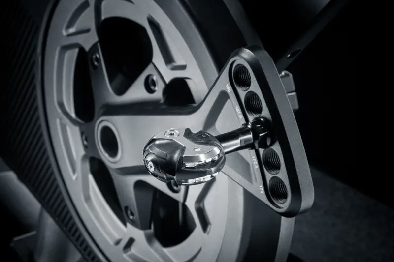 Wahoo KICKR Bike V1-2