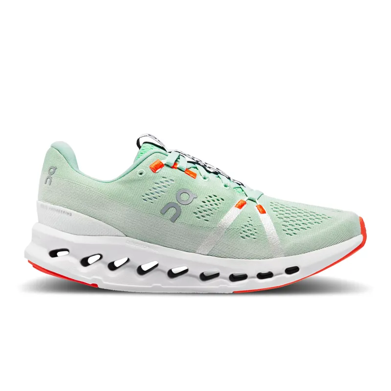 On Running Cloudsurfer 7 Womens running shoe in Creek/White